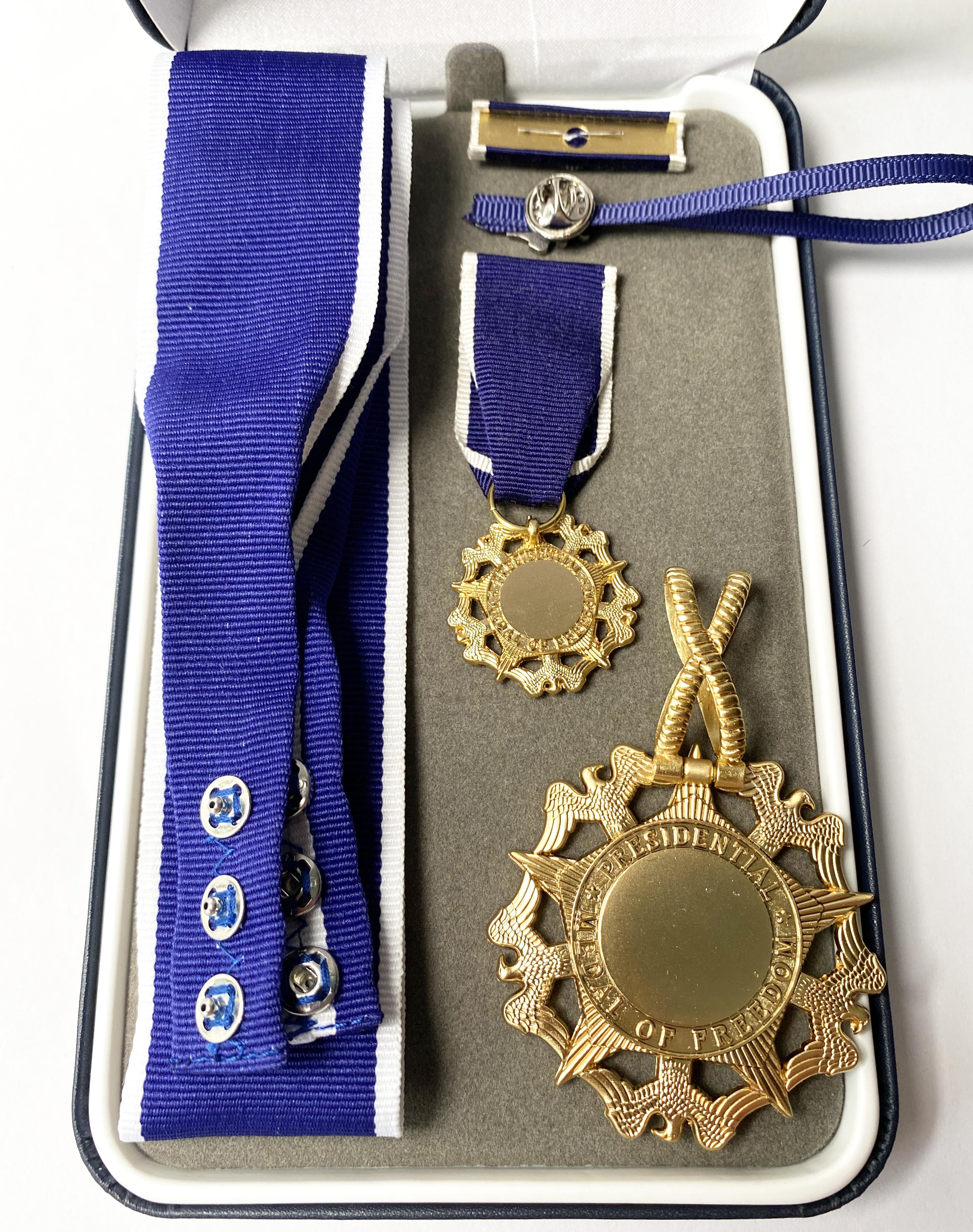 US-Präsidentielle Freiheitsmedaille (Presidential Medal of Freedom) – Sammleranfertigung in Vollgröße (seit 1963) – USA-Auszeichnung – Etui-Set