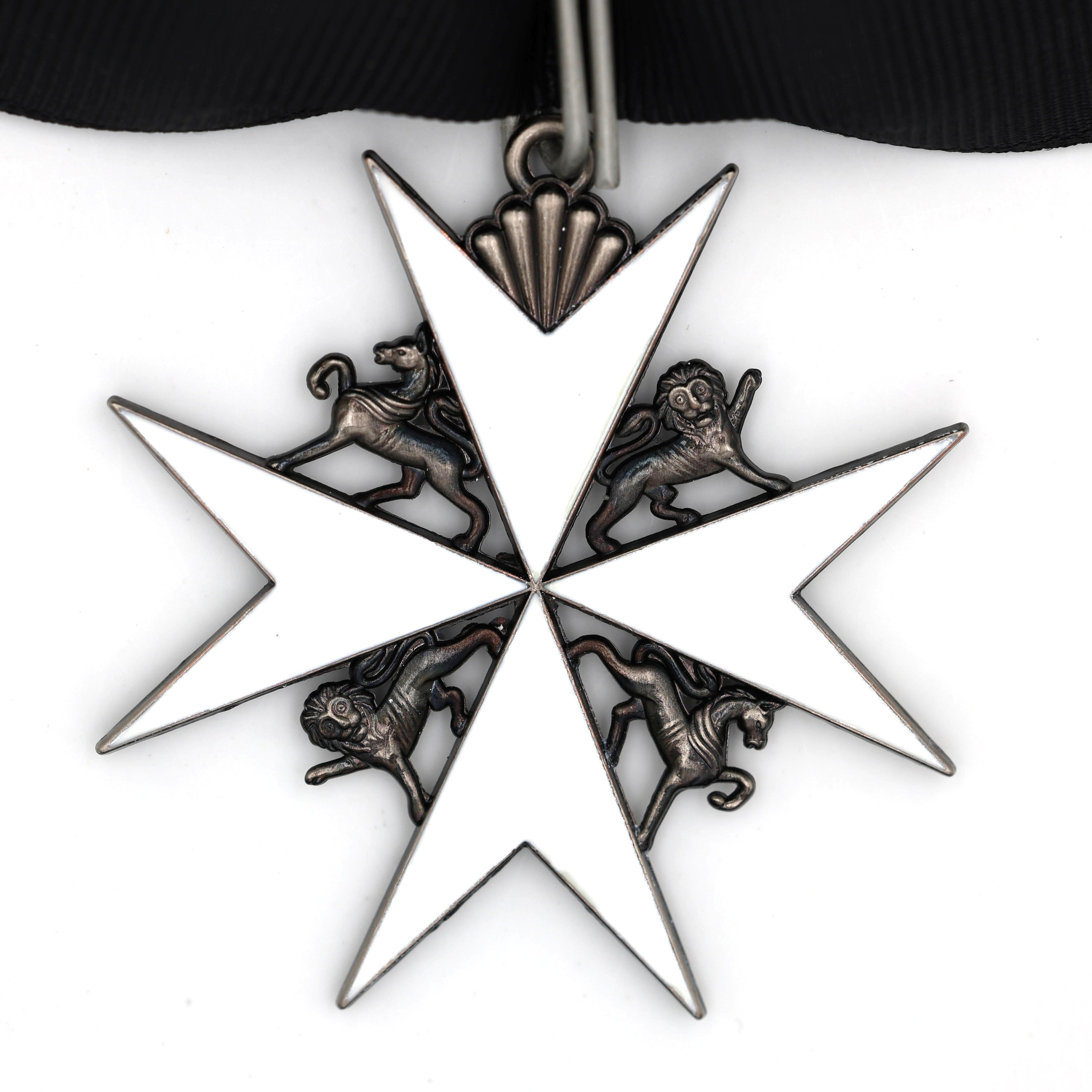 Johanniterorden Kommandeurkreuz am Halsband (Silber) / Order of St. John Knight Commander’s Cross (Neck Ribbon, Silver) – Replik (Sammleranfertigung)