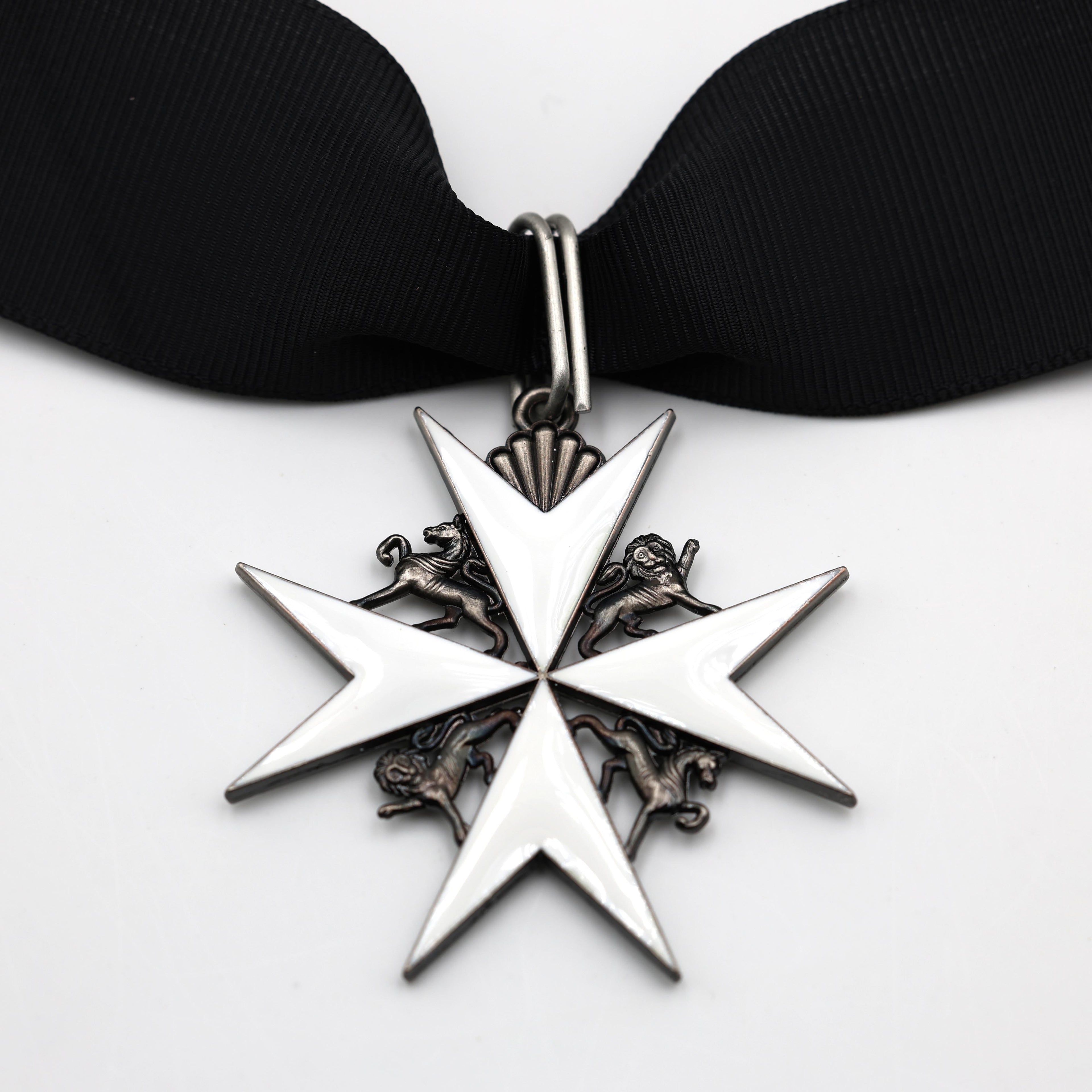 Johanniterorden Kommandeurkreuz am Halsband (Silber) / Order of St. John Knight Commander’s Cross (Neck Ribbon, Silver) – Replik (Sammleranfertigung)