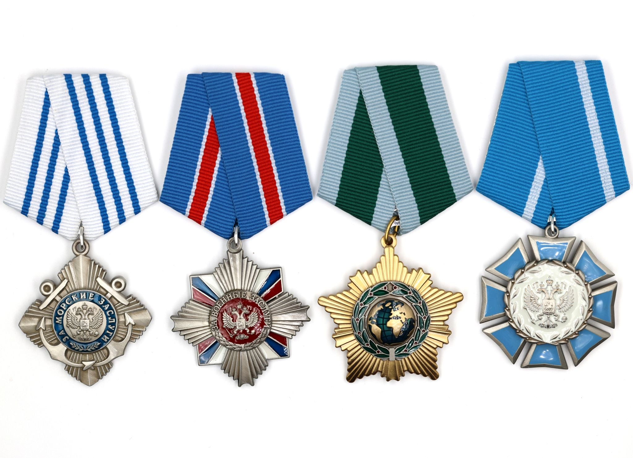 Russland 4-Orden-Set – Freundschaftsorden & Ehrenorden + Militär-/See-Verdienstorden – Messing/Emaille – Replik