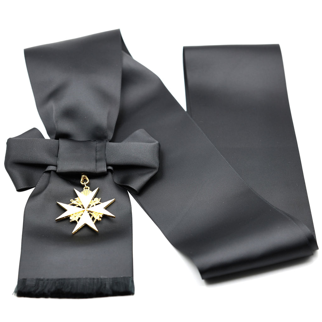 Britischer Johanniterorden – Schärpen- und Abzeichensatz mit schwarzer Schärpe und weißem Malteserkreuz / UK Order of St John Badge & Sash Set Black Sash White Maltese Cross Replica – Sammleranfertigung