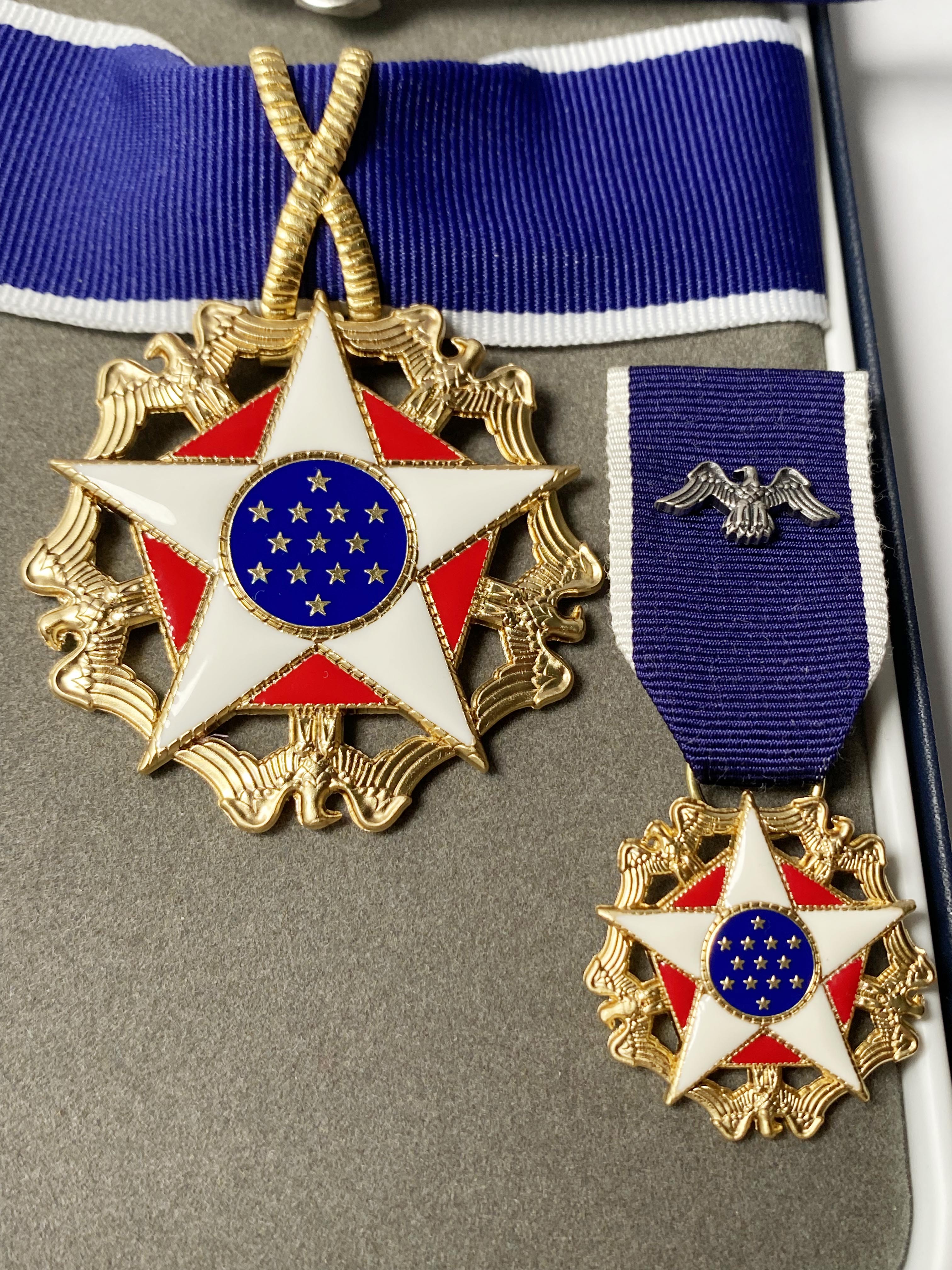 US-Präsidentielle Freiheitsmedaille (Presidential Medal of Freedom) – Sammleranfertigung in Vollgröße (seit 1963) – USA-Auszeichnung – Etui-Set