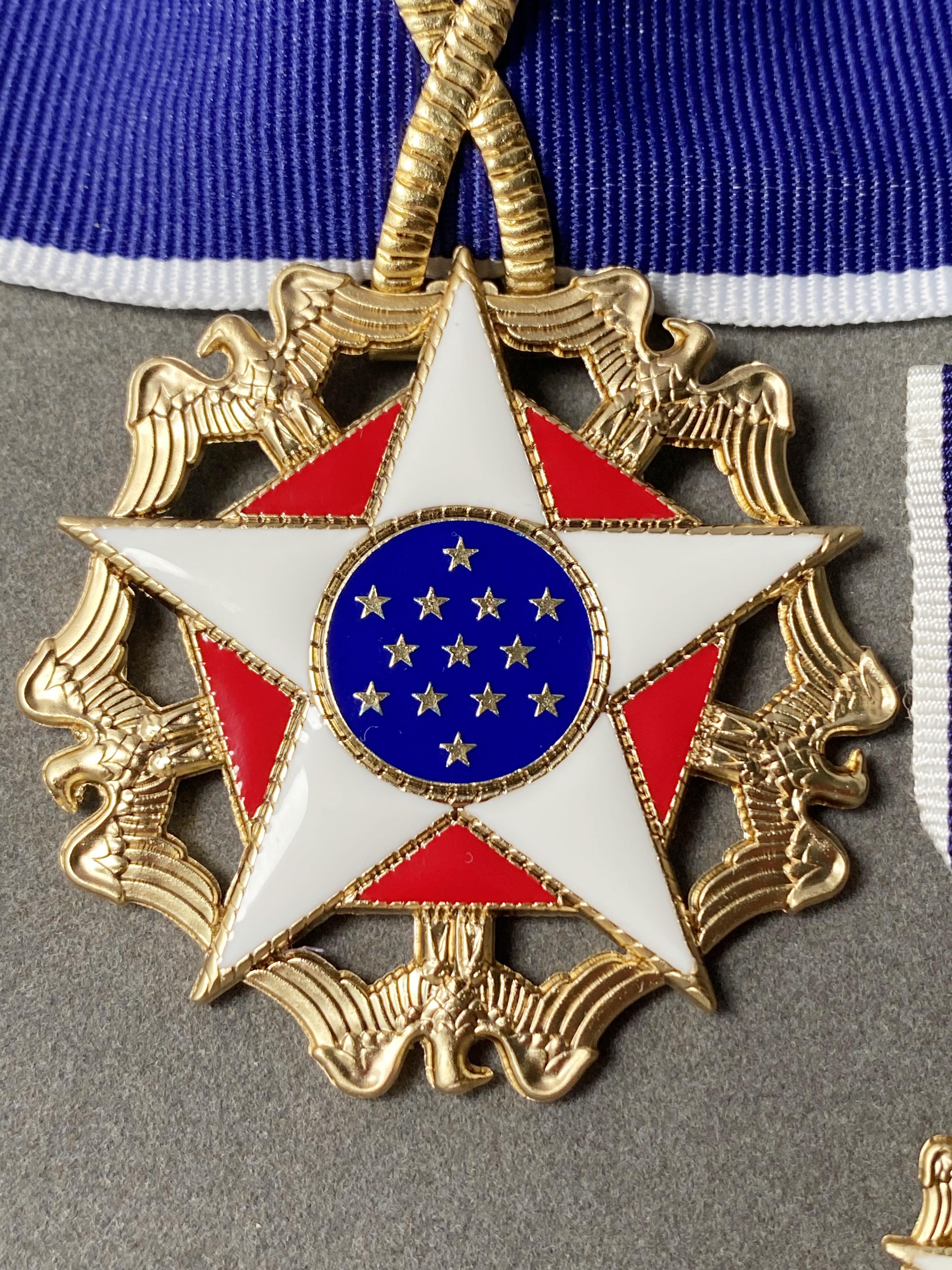 US-Präsidentielle Freiheitsmedaille (Presidential Medal of Freedom) – Sammleranfertigung in Vollgröße (seit 1963) – USA-Auszeichnung – Etui-Set