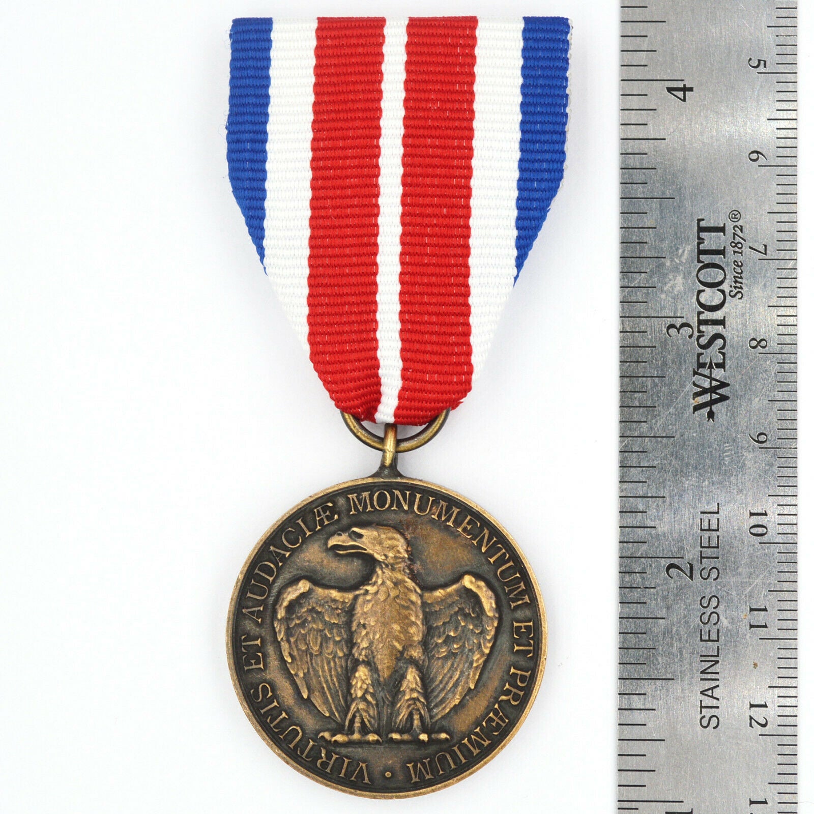 US Army Certificate of Merit Medal (1905–1918) / US Army Verdienstmedaille („Certificate of Merit“) – Replik-Set (Bandspange & Etui)
