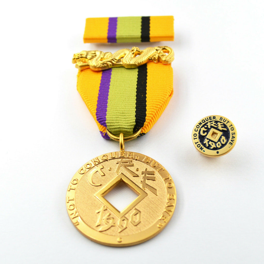 Imperial Order of the Dragon / Kaiserlicher Orden des Drachen (USA) – China/Boxer Rebellion 1900 (C.R.E.) – Medaille + Ribbon Bar/Bandschnalle + Kupfer-Dekoration – Replik Sammleranfertigung