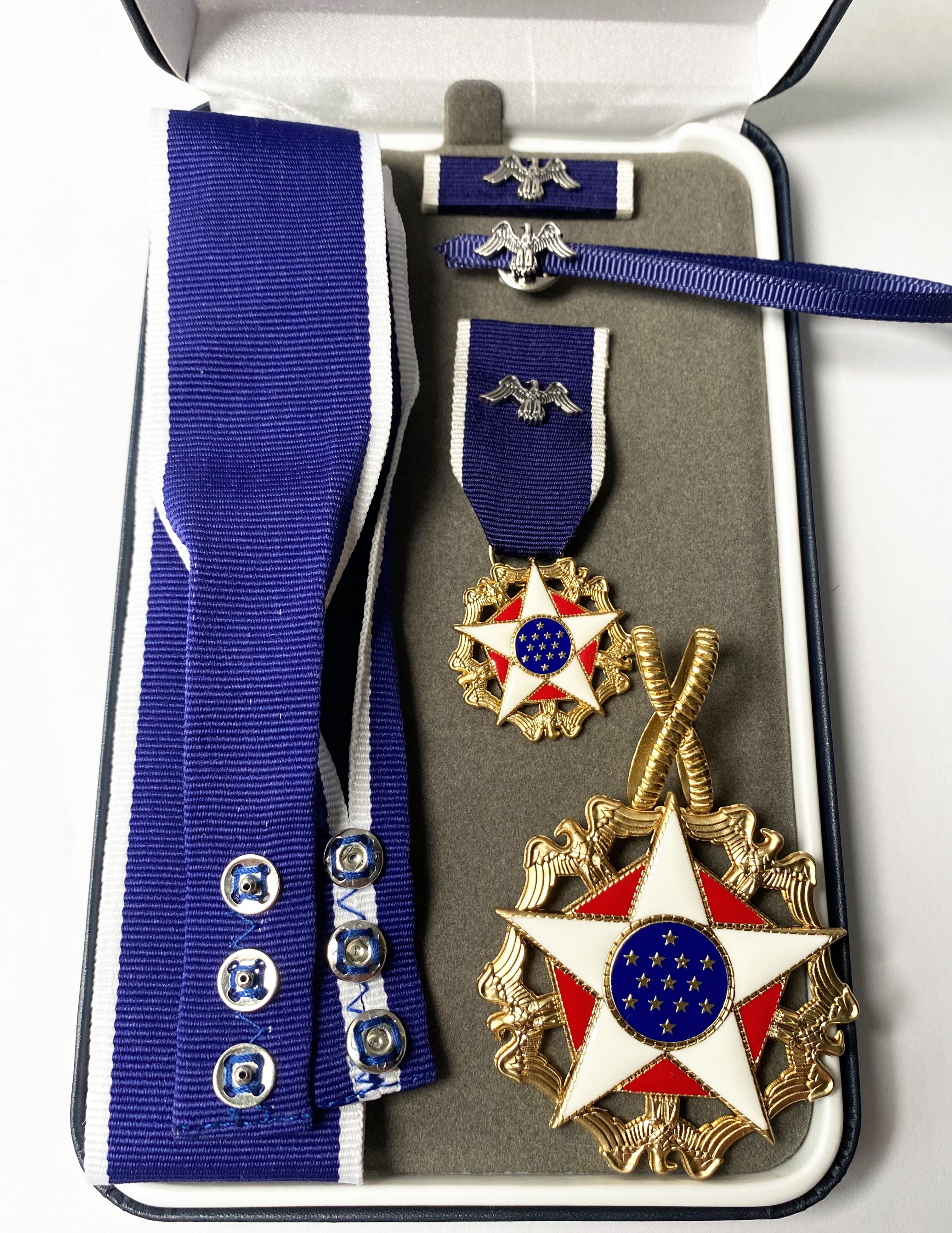 US-Präsidentielle Freiheitsmedaille (Presidential Medal of Freedom) – Sammleranfertigung in Vollgröße (seit 1963) – USA-Auszeichnung – Etui-Set