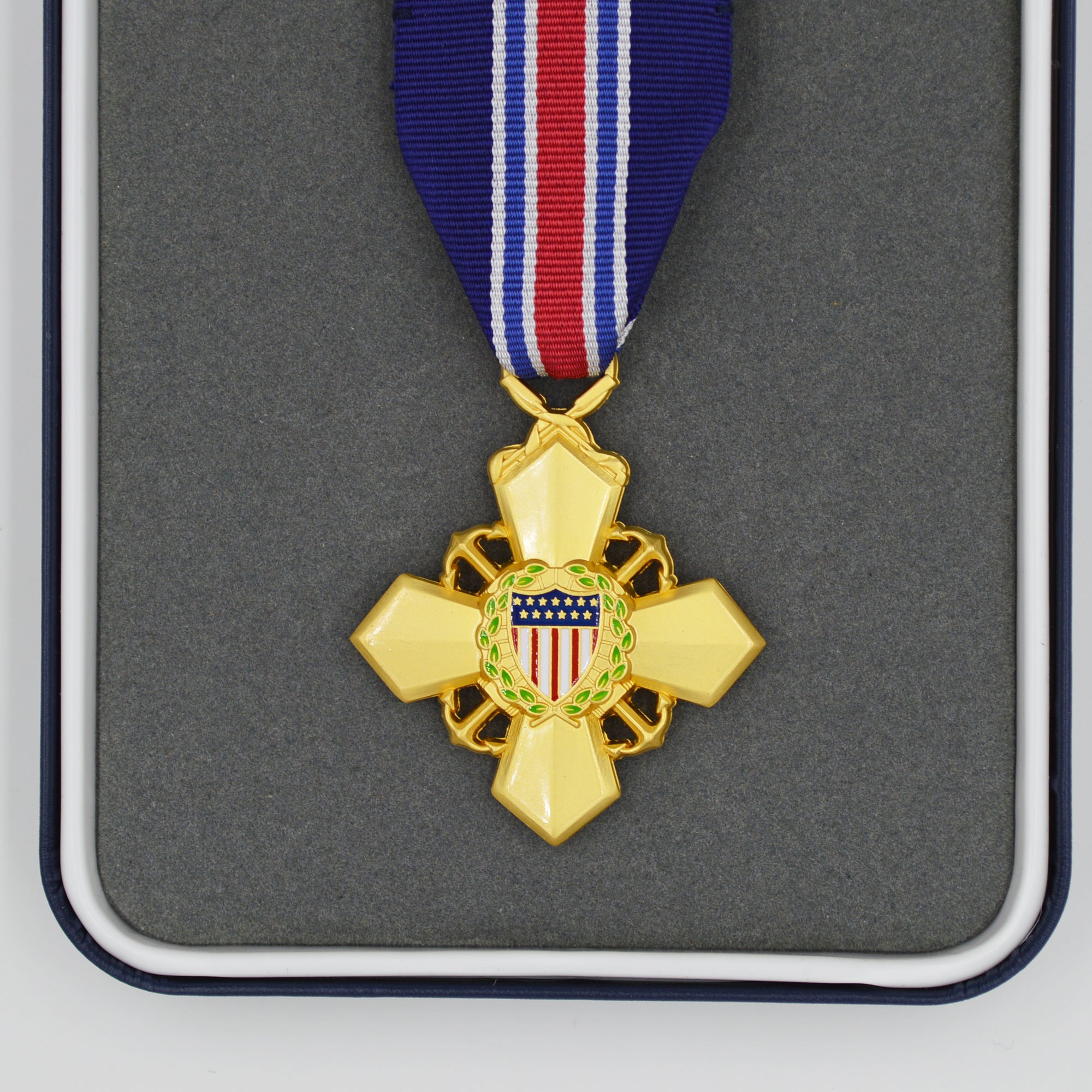 U.S. Coast Guard Cross (Kreuz der US-Küstenwache) – Replik-Set in 1:1 Optik – Orden/Medaille mit Bandschnalle, Anstecker & Etui